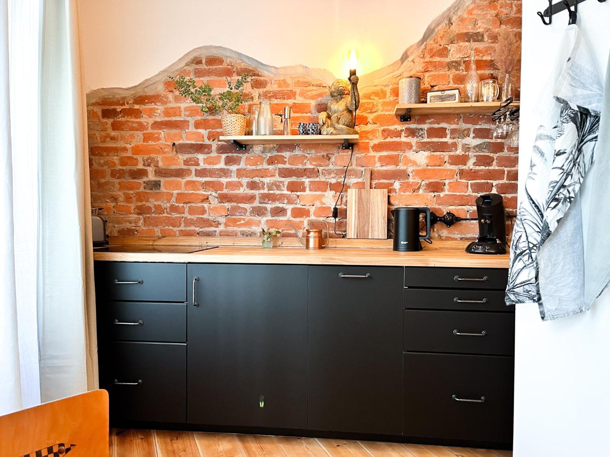 Cozy Art Experience: The Quiet & Relaxing Escape